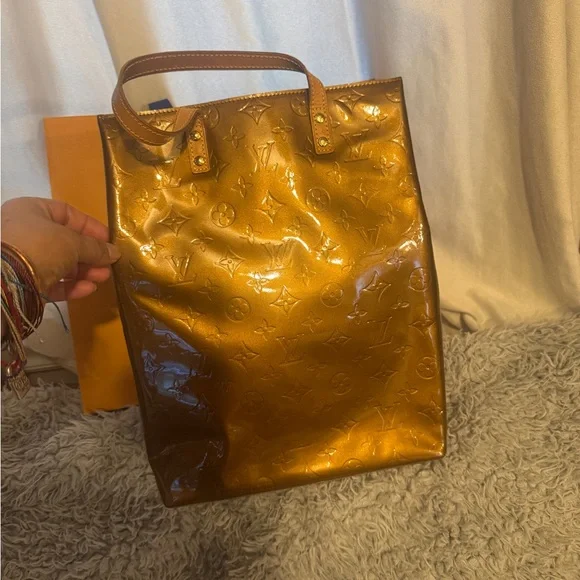 Louis Vuitton Gold Tote Bag - Picture 6 of 11